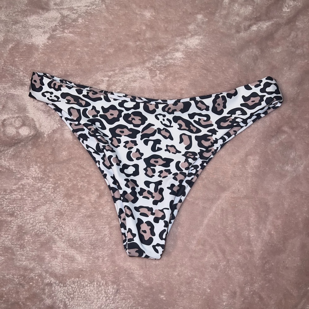 Leopard print bikini bottoms
